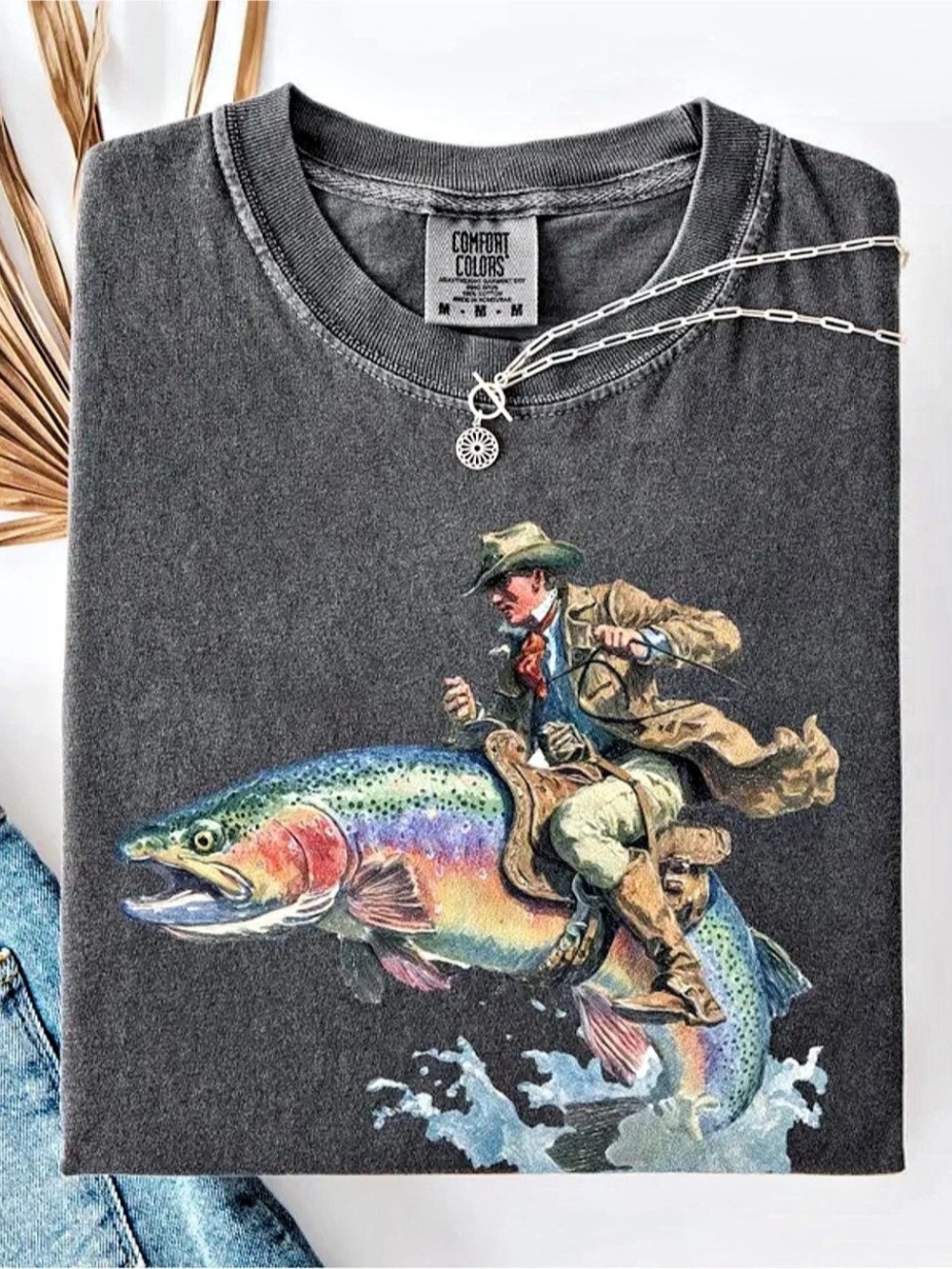 Comfort Colors Pepper Graphic Fishing T-Shirt Like New